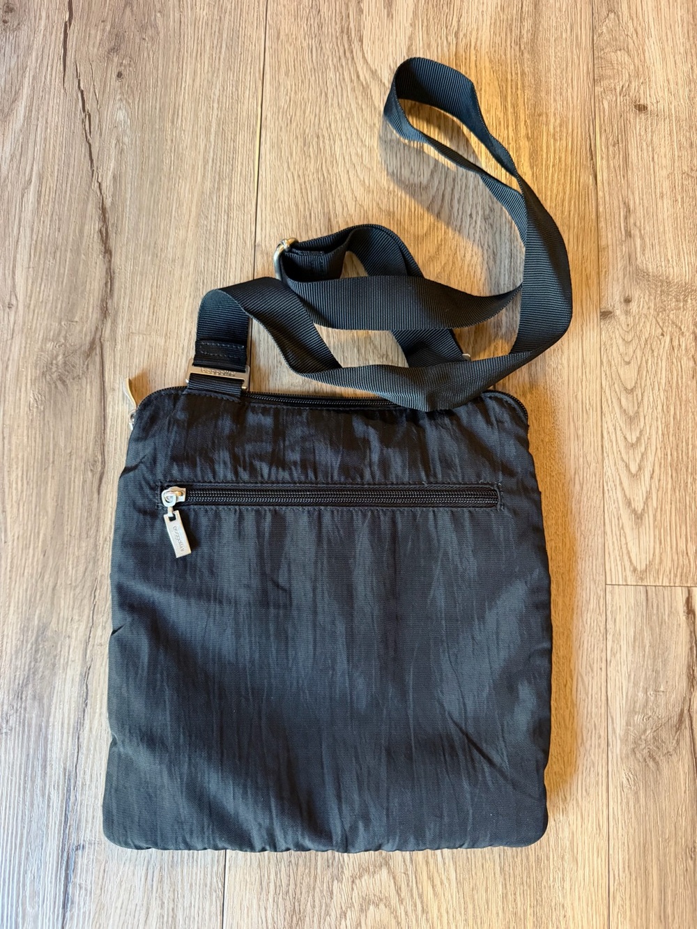 Baggallini Black Nylon Crossbody Messenger Bag Adjustable Strap - Picture 3 of 5